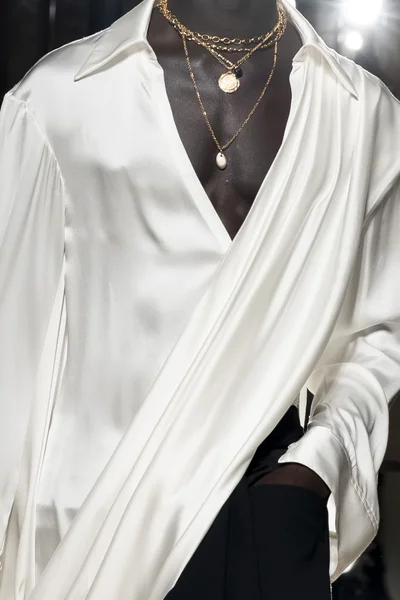 Look 64